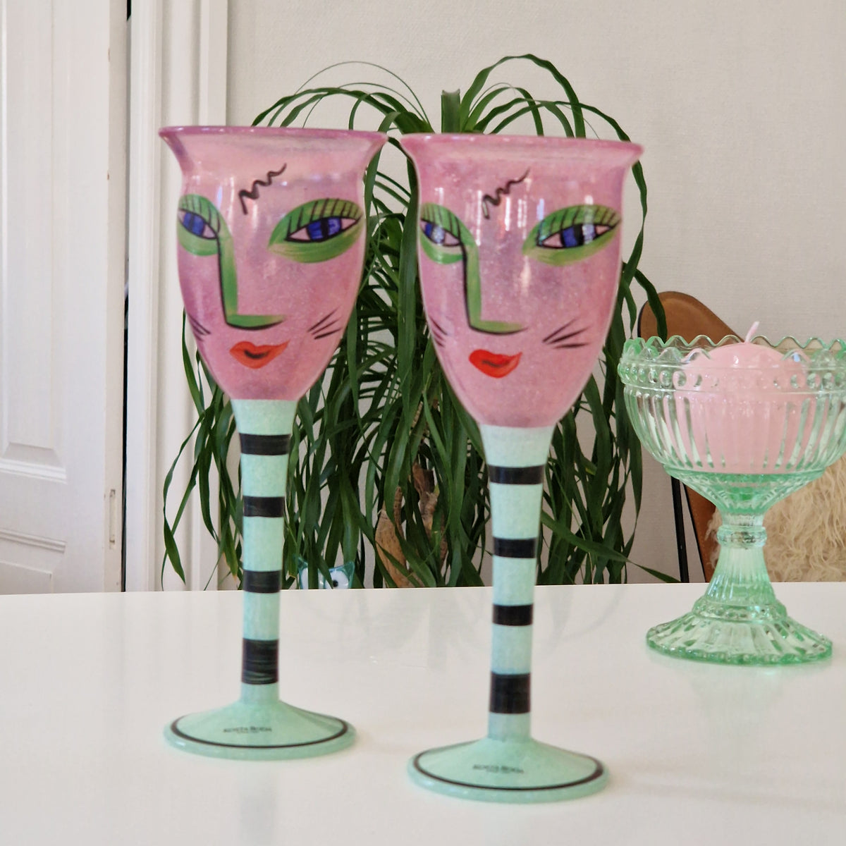 Kosta Boda Open Minds pokalglas af Ulrica Hydman-Vallien